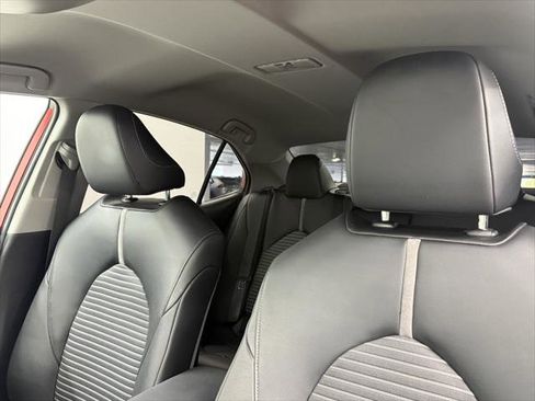 Certified 2022 Toyota Camry SE image 18