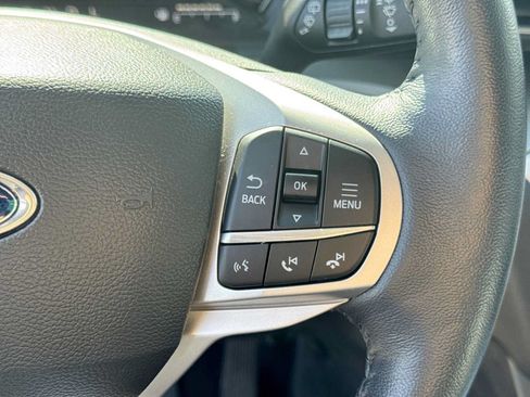 Used 2022 Ford Explorer XLT w/ Equipment Group 202A AWD/4WD image 14