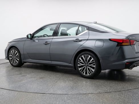 Used 2025 Nissan Altima 2.5 SV FWD image 6
