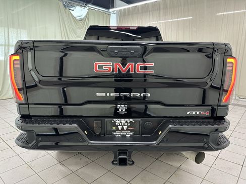 Used 2025 GMC Sierra 2500 AT4 AWD/4WD image 6
