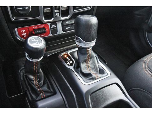 Used 2022 Jeep Gladiator Mojave w/ Cold Weather Group image 30