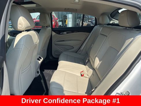 Used 2018 Buick Regal Essence w/ Driver Confidence Package #1 FWD image 14