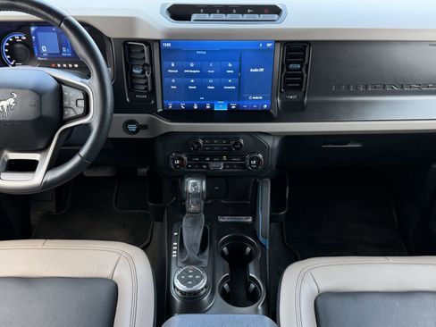 Certified 2023 Ford Bronco Wildtrak AWD/4WD image 16