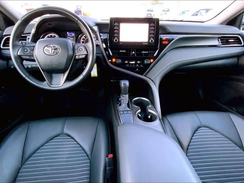 Used 2023 Toyota Camry SE image 16