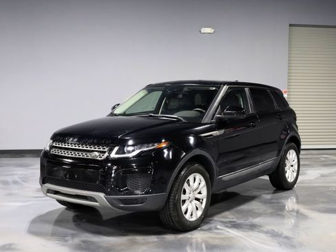 Used 2019 Land Rover Range Rover Evoque SE AWD/4WD image 3