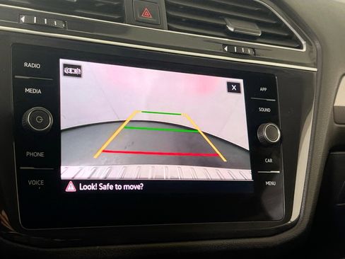 Used 2023 Volkswagen Tiguan SE image 13