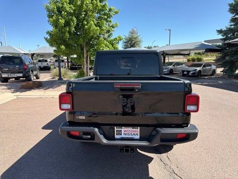Used 2023 Jeep Gladiator Sport w/ Trailer Tow Package AWD/4WD image 8