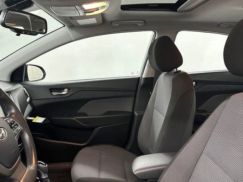 Used 2022 Hyundai Accent Limited image 12