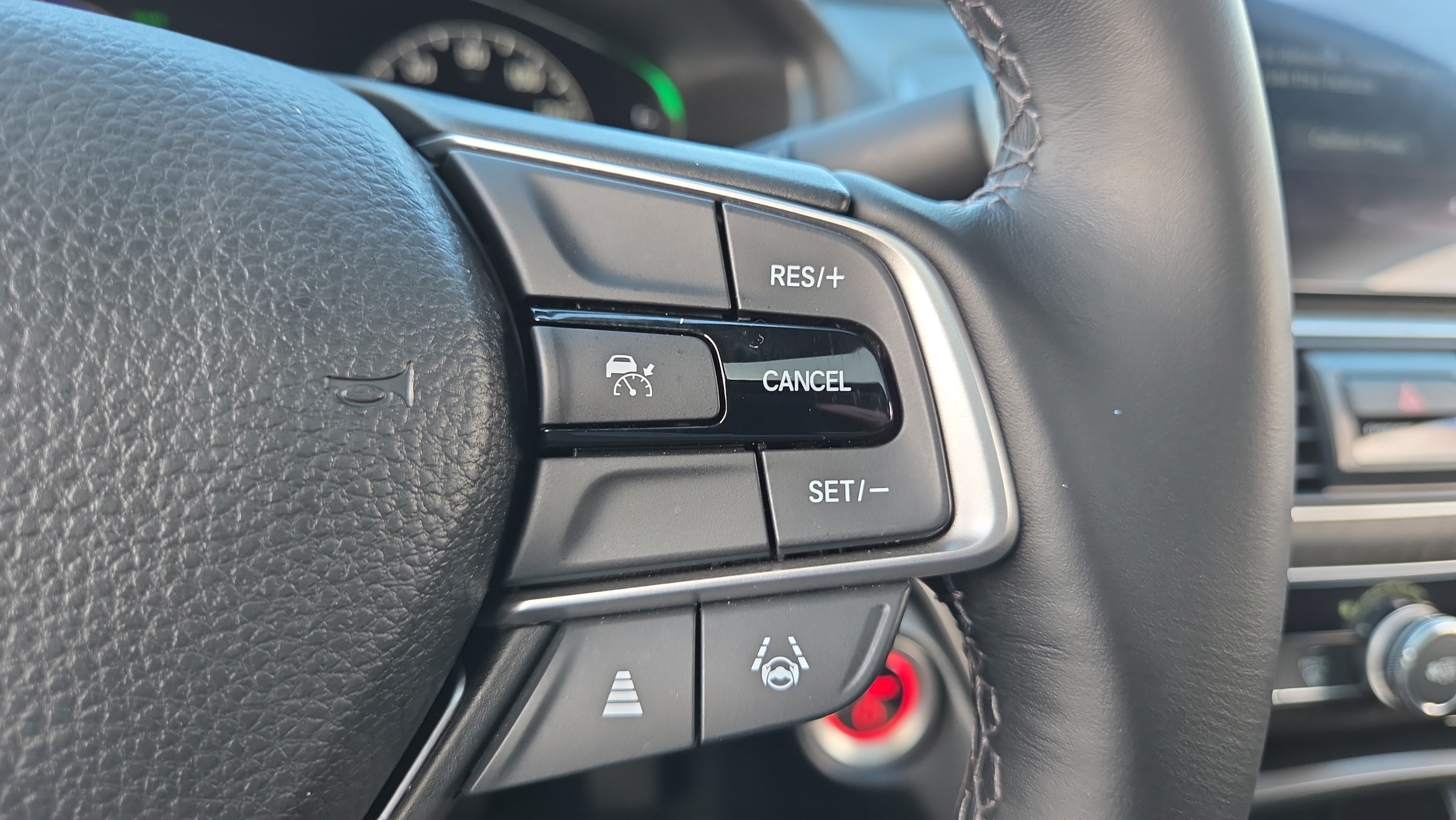 Used 2022 Honda Accord EX-L image 12