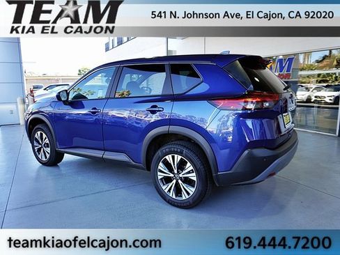 Used 2023 Nissan Rogue SV image 7