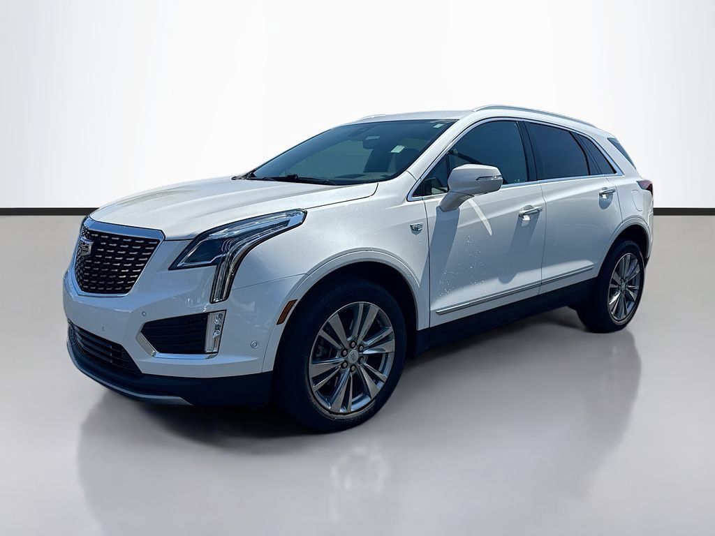 Used 2023 Cadillac XT5 Premium Luxury w/ Technology Package FWD image 3