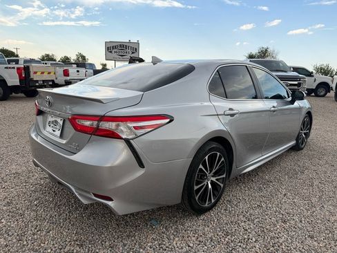 Used 2020 Toyota Camry SE FWD image 10