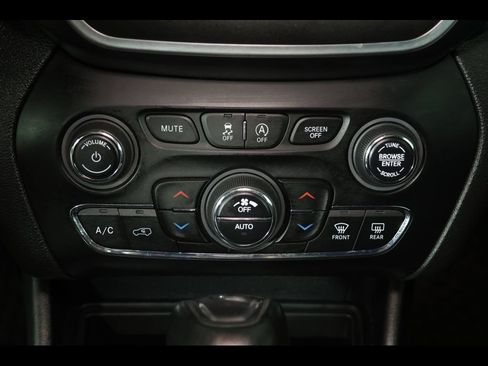 Used 2021 Jeep Cherokee Trailhawk w/ Sun, Sound & Nav Group AWD/4WD image 30