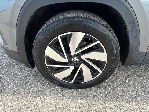 Used 2024 Volkswagen Atlas SE image 10