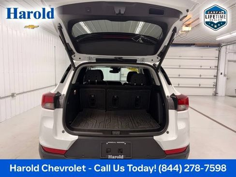 Used 2024 Chevrolet TrailBlazer LT w/ Convenience Package AWD/4WD image 5