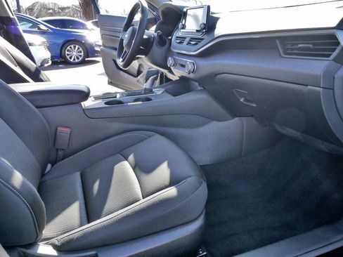 Used 2024 Nissan Altima 2.5 S image 10