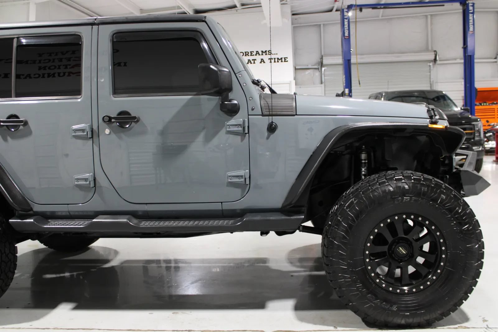 Used 2015 Jeep Wrangler Unlimited Sport w/ Quick Order Package 24S AWD/4WD image 17