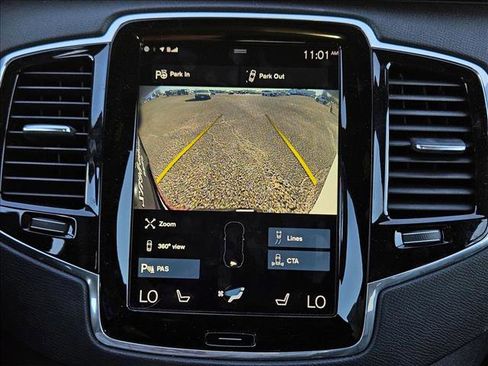 Used 2017 Volvo XC90 T6 Momentum image 14