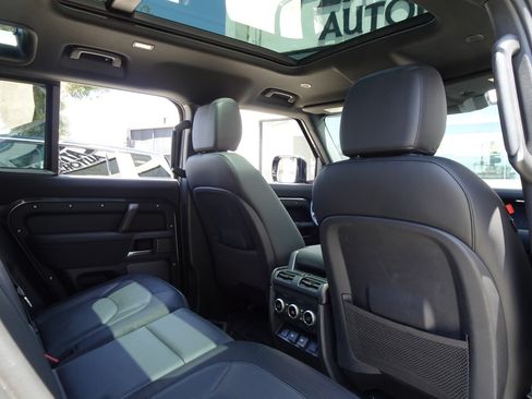Used 2023 Land Rover Defender 110 X-Dynamic SE AWD/4WD image 18