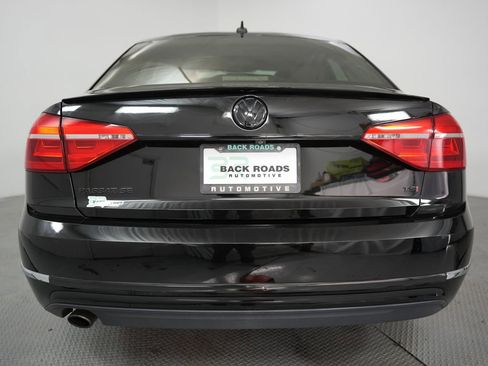 Used 2016 Volkswagen Passat 1.8T SE image 5