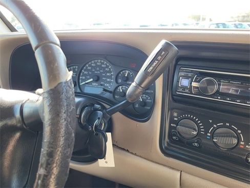 Used 2001 Chevrolet Tahoe LT w/ LT Preferred Equipment Group image 11