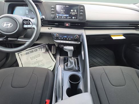 Used 2026 Hyundai Elantra Sport FWD image 17