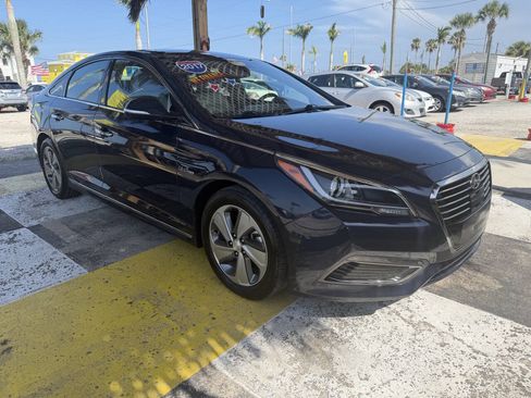 Used 2017 Hyundai Sonata Limited w/ Ultimate Package 02 FWD image 3