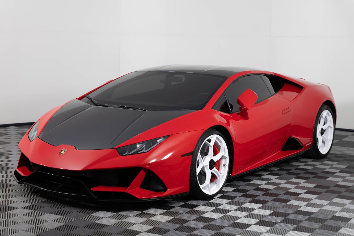 Used 2020 Lamborghini Huracan EVO AWD/4WD image 2