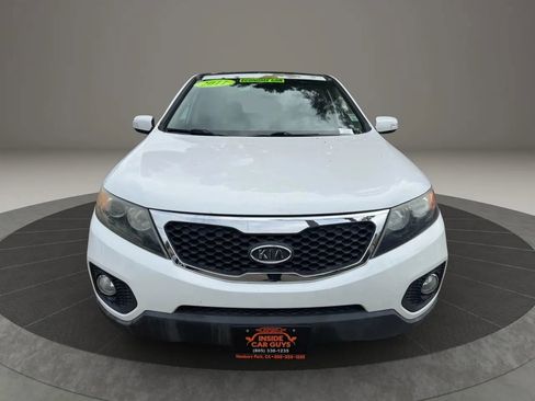 Used 2011 Kia Sorento EX w/ Premium Pkg image 2