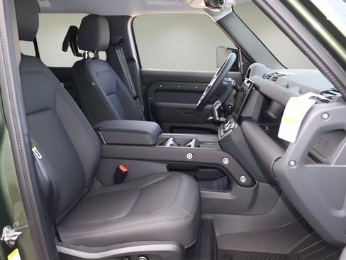 New 2026 Land Rover Defender 110 S image 18