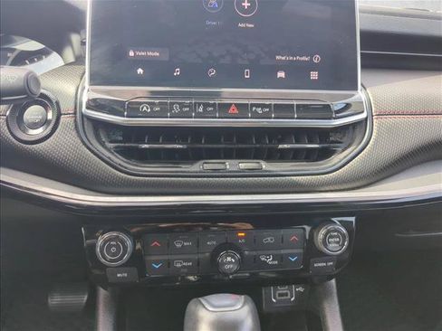 Used 2024 Jeep Compass Trailhawk AWD/4WD image 12