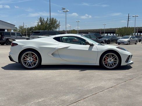 Used 2026 Chevrolet Corvette Stingray Coupe w/ 1LT RWD image 8