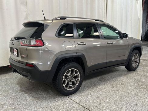 Used 2021 Jeep Cherokee Trailhawk w/ Technology Group AWD/4WD image 5