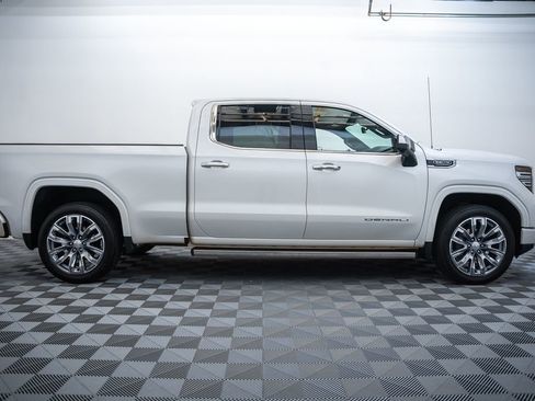 Used 2022 GMC Sierra 1500 Denali w/ Denali Reserve Package AWD/4WD image 4