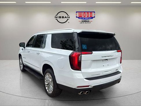 Used 2025 GMC Yukon XL Denali AWD/4WD image 4