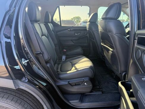 Used 2025 Honda Pilot EX-L image 13