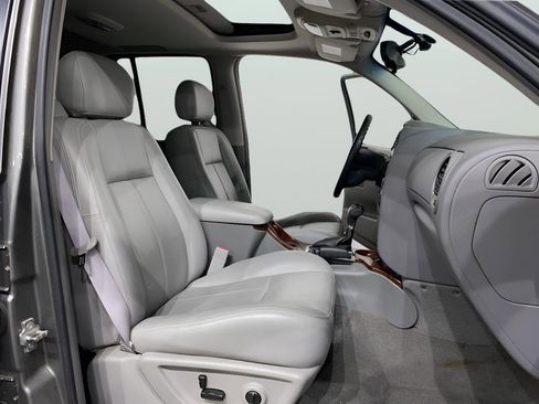 Used 2005 GMC Envoy SLT image 11