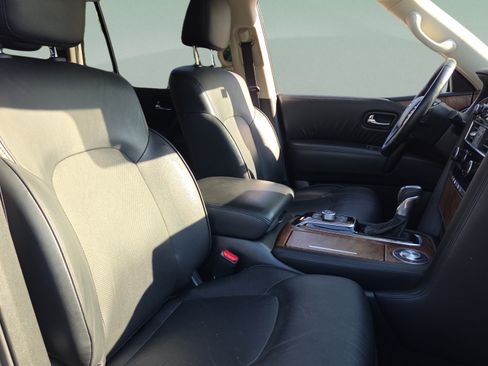 Used 2024 Nissan Armada SL w/ Captain's Chairs Package RWD image 15