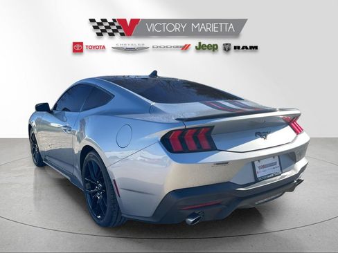 Used 2024 Ford Mustang Coupe image 3