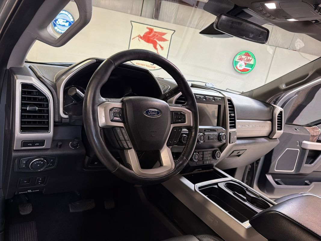 Used 2019 Ford F250 Lariat w/ Lariat Ultimate Package AWD/4WD image 29