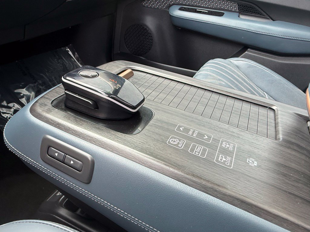 Certified 2024 Nissan Ariya AWD image 24