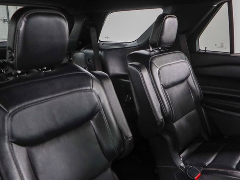 Used 2020 Ford Explorer Limited w/ Class III Trailer Tow Package image 28