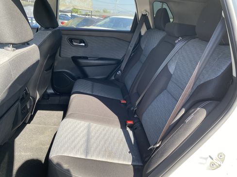 Used 2021 Nissan Rogue SV FWD image 15