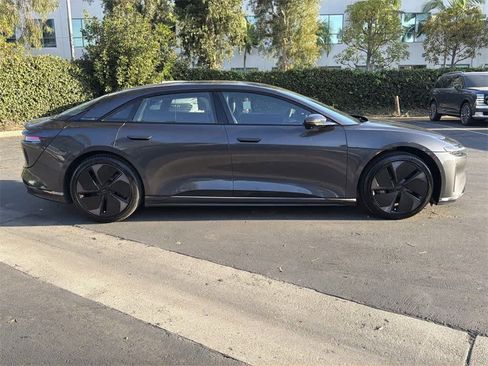 Used 2024 Lucid Air Touring image 7