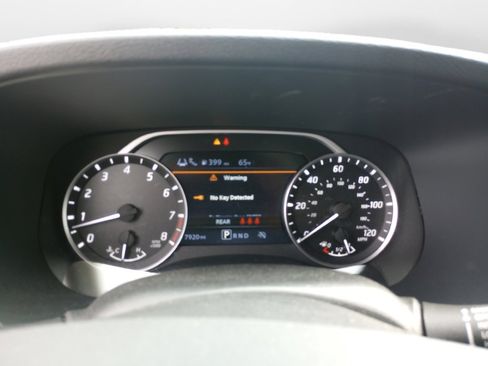 Used 2024 Nissan Frontier SV w/ SV Convenience Package image 11