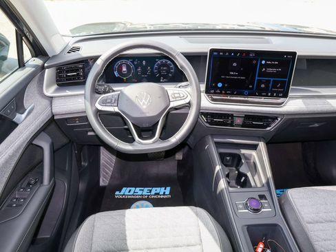 Certified 2025 Volkswagen Tiguan S FWD image 16