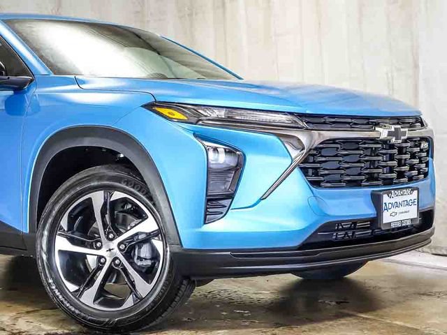 New 2026 Chevrolet Trax RS w/ Driver Confidence Package FWD image 3