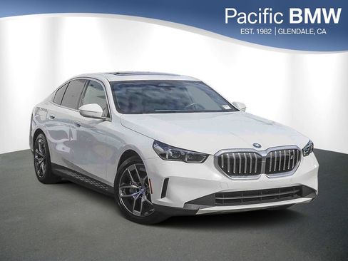 Used 2024 BMW i5 eDrive40i w/ M Sport Package RWD image 1