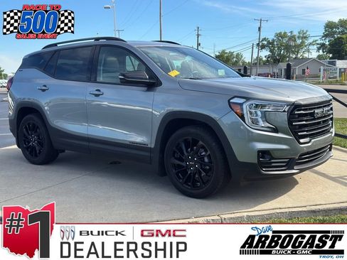 Used 2023 GMC Terrain SLT w/ Infotainment Package II FWD image 1