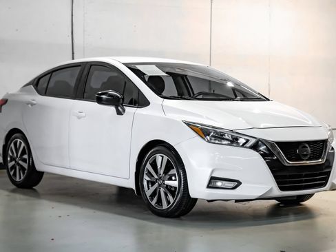 Used 2020 Nissan Versa SR w/ Convenience Package FWD image 6